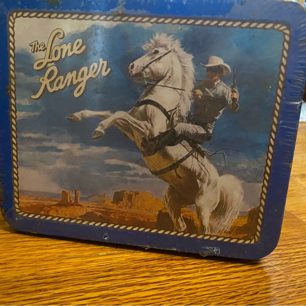 Hallmark Lunch Tin